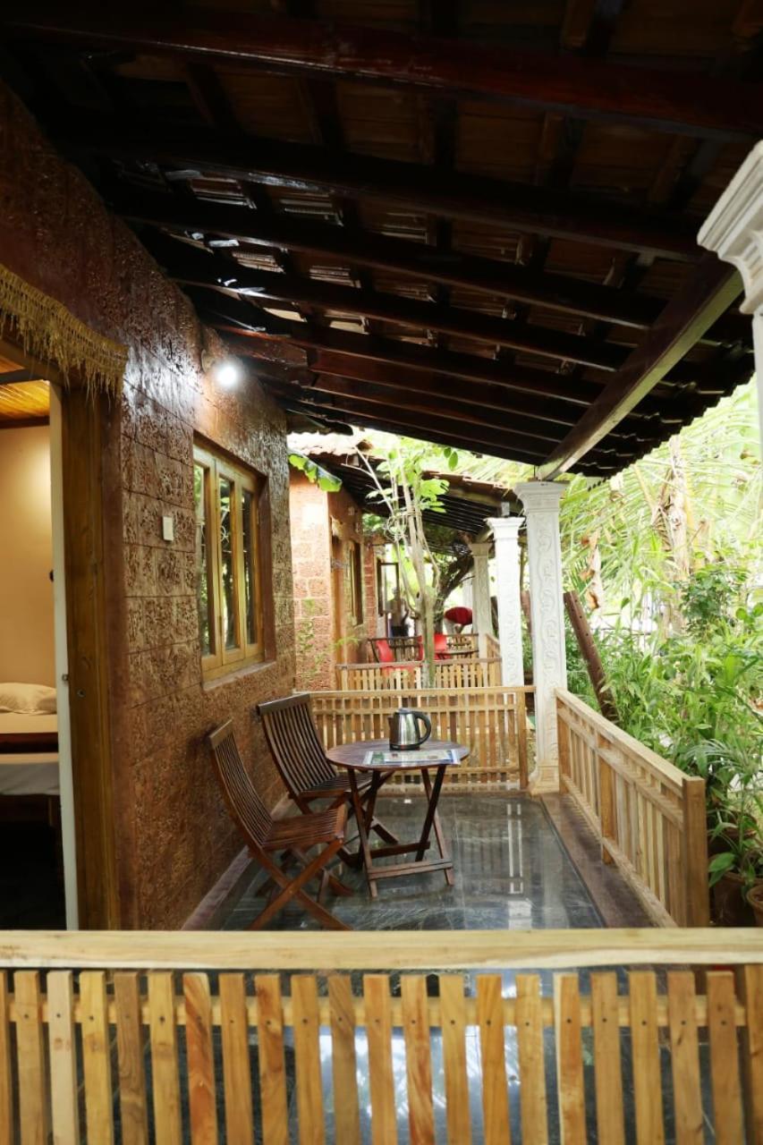 Niyati Home Stay โกการ์นา ภายนอก รูปภาพ