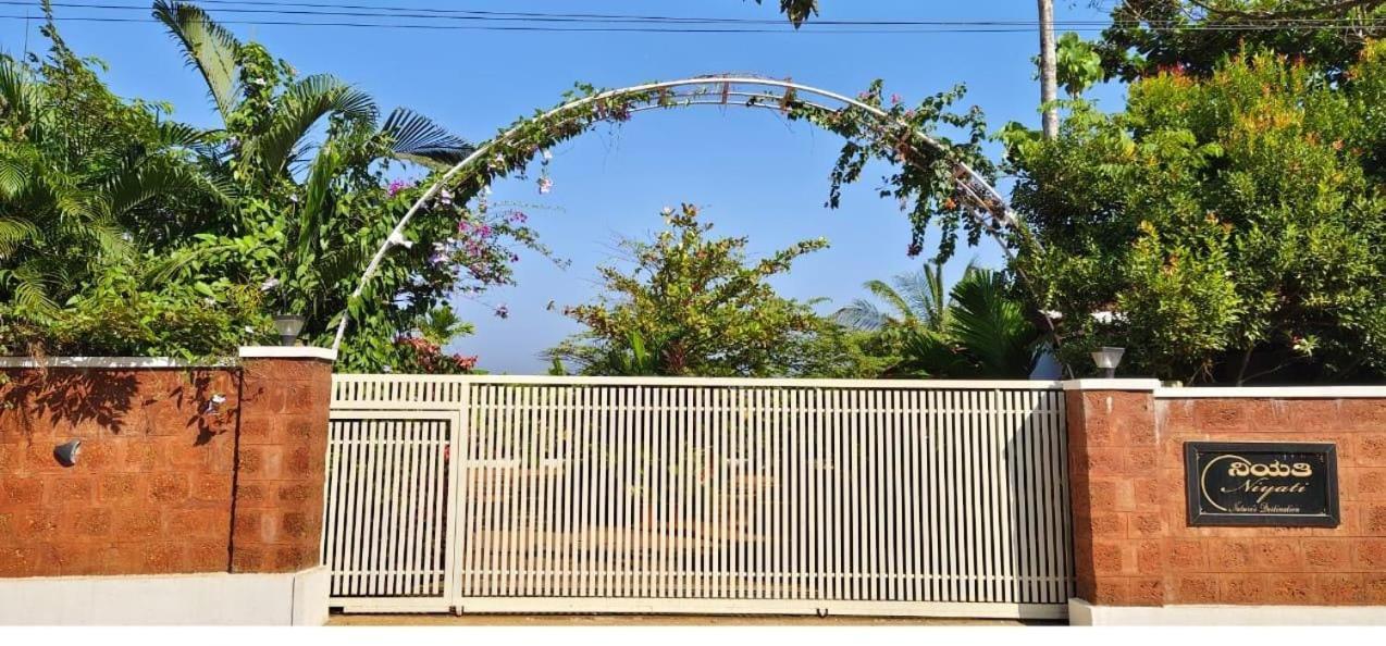 Niyati Home Stay โกการ์นา ภายนอก รูปภาพ